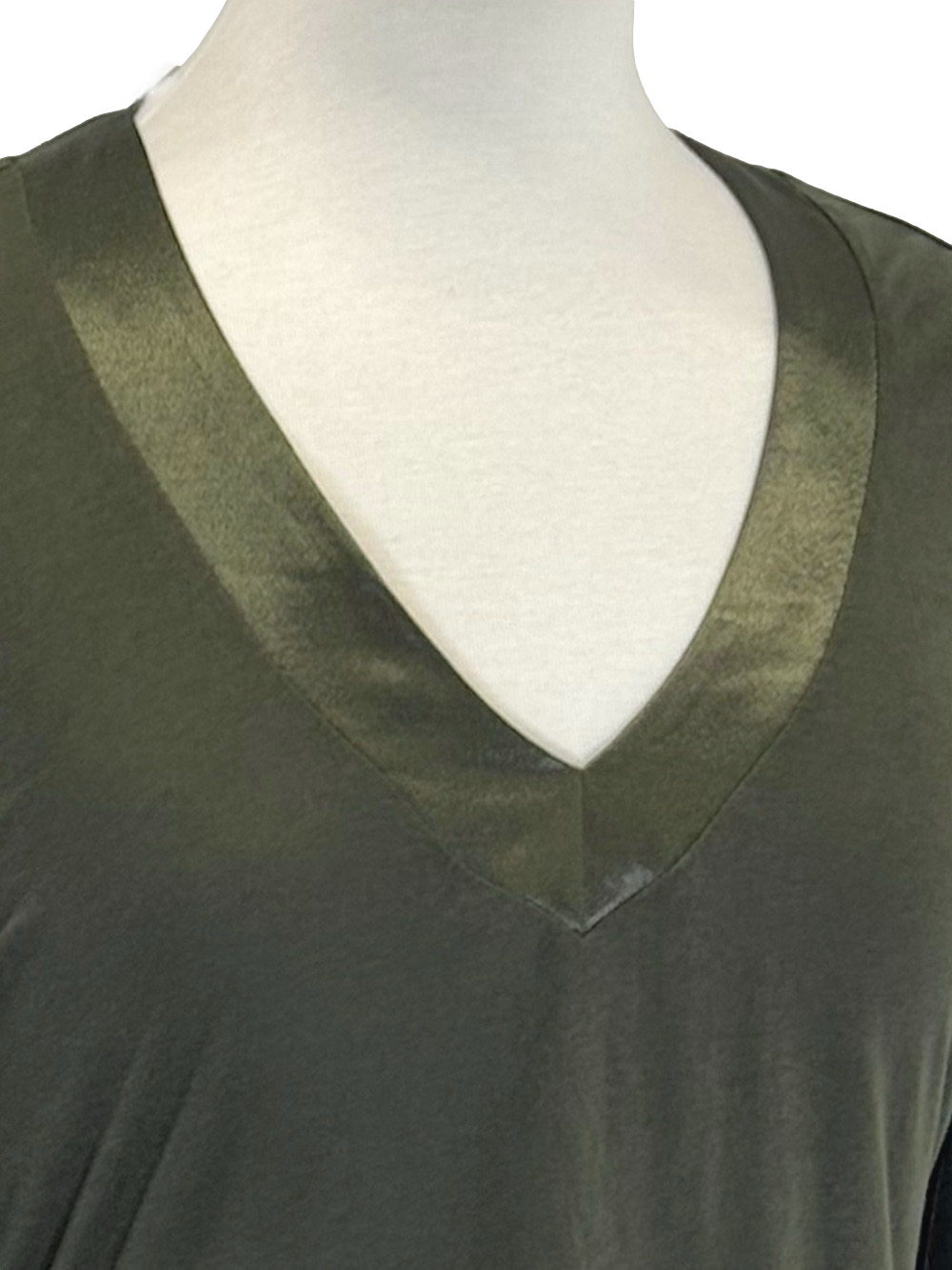 Gap army green top w/ satin collar